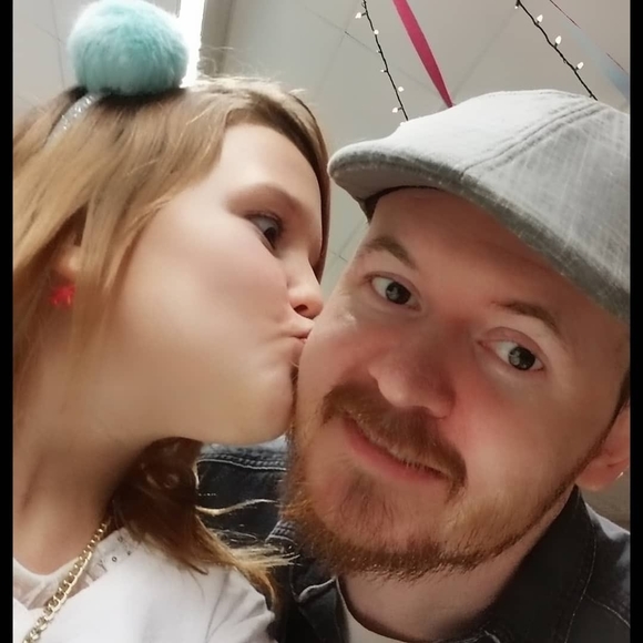 Profile Picture of Scott Hamilton (@theheadleo) on Poshmark