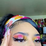 Profile Picture of Looks w| samantha 👩🏻‍🎨💫 (@makeupw.samantha) on Instagram