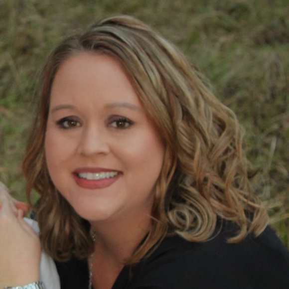 Heather Sowell - Poshmark Profile Picture of Heather Sowell (@heather_sowell) on Poshmark