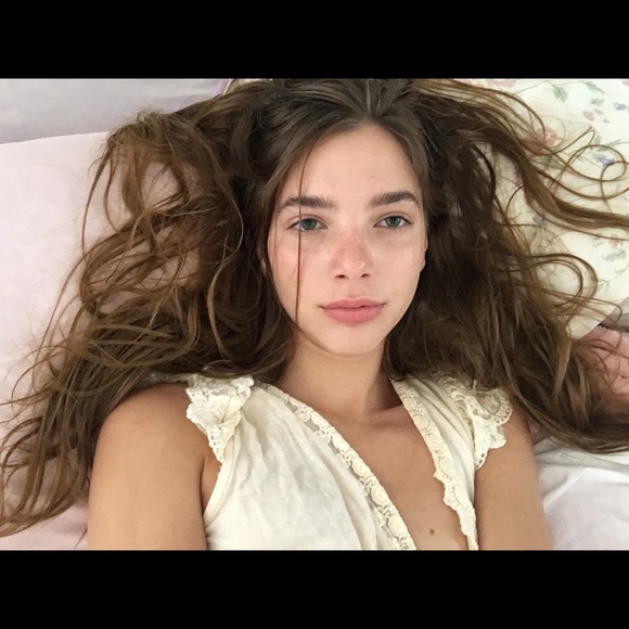 Profile Picture of Courtney Aswell (@relaxpetal) on Poshmark