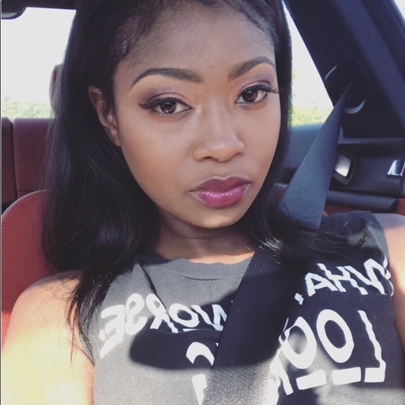 Profile Picture of Brandi Jones (@beejonez89) on Poshmark