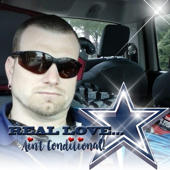 Profile Picture of Michael Lance (@michaellance33) on Poshmark