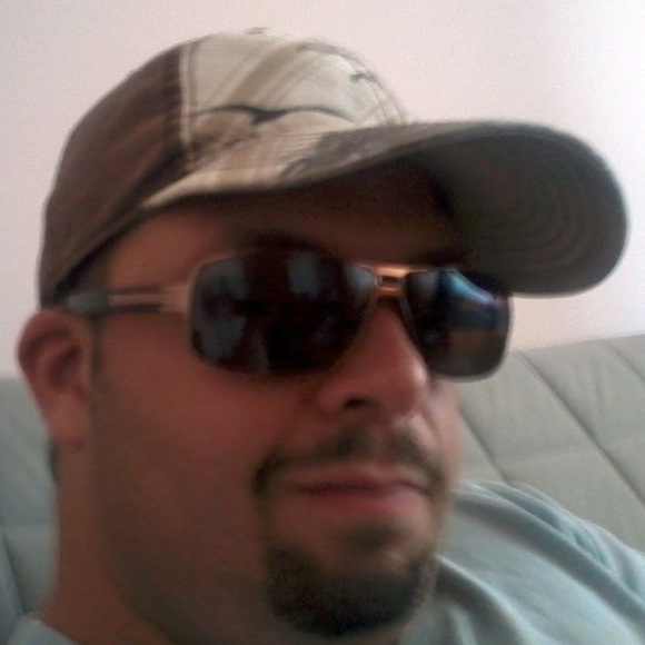 Profile Picture of Steve Kaplan (@steve_kaplan) on Poshmark