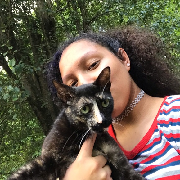 Profile Picture of Sheila Alvarez (@blue_rose705) on Poshmark