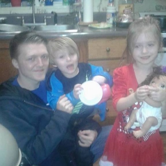 Profile Picture of Josh Emerson (@josh_emerson) on Poshmark