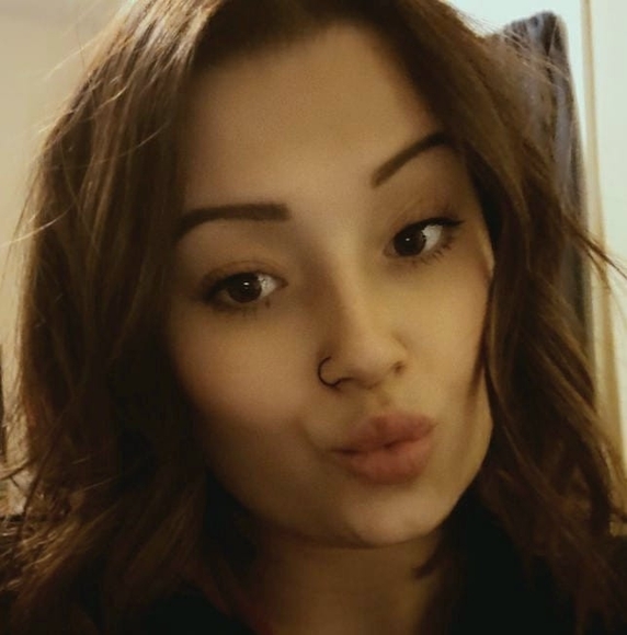 Profile Picture of Haley Bargers (@hbargers1593) on Poshmark