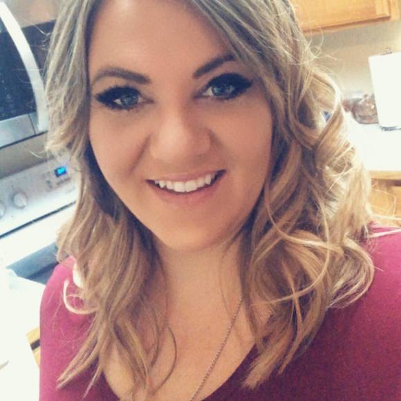 Profile Picture of Kylie Mcilroy (@kem26) on Poshmark