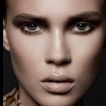 Profile Picture of MUA (@muamollymcarthur) on Instagram