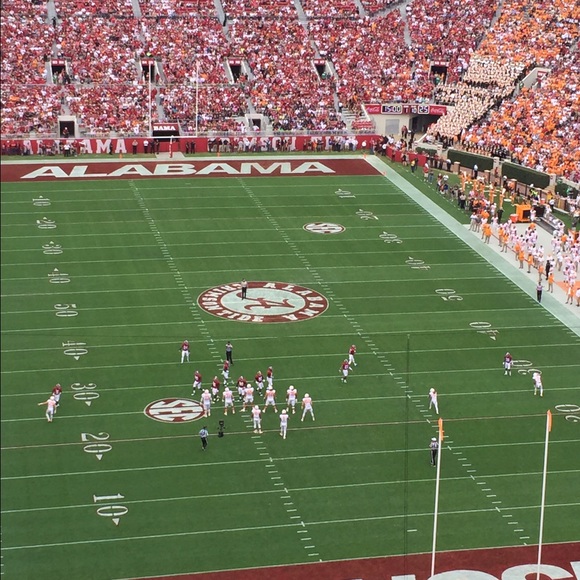 Jen Mahaffey - Poshmark Profile Picture of Jen Mahaffey (@jmahaffe) on Poshmark