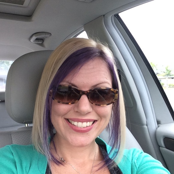 Profile Picture of Jennifer Shingara (@justjenn805) on Poshmark