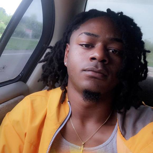 Raphael Smith - Poshmark Profile Picture of Raphael Smith (@raphaelsmith8) on Poshmark