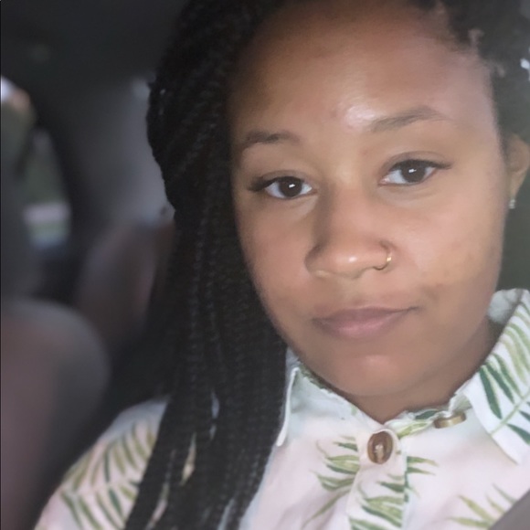 Profile Picture of Melissa Gabourel (@melgabourel) on Poshmark