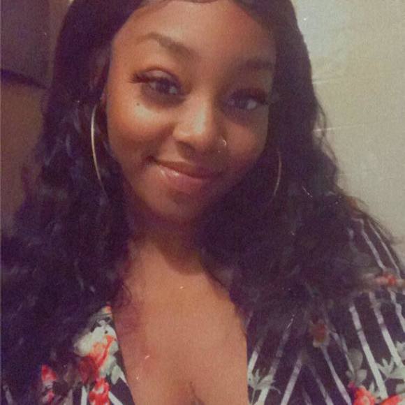Profile Picture of Joy Mccaa (@joy_mccaa) on Poshmark