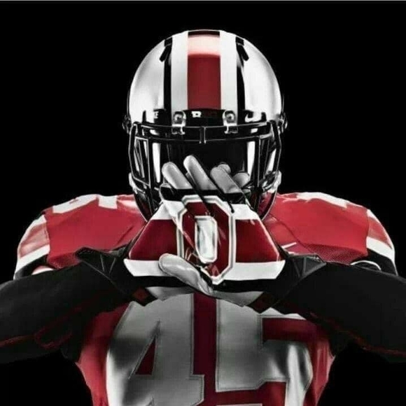 Profile Picture of Erik Hansen (@ehansen999) on Poshmark