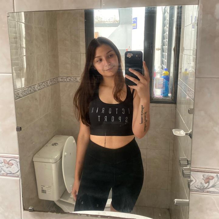 Profile Picture of Cande Sánchez (@candesanchez2712) on Tiktok