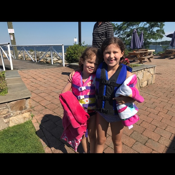 Profile Picture of Robin Roman (@robinroman) on Poshmark