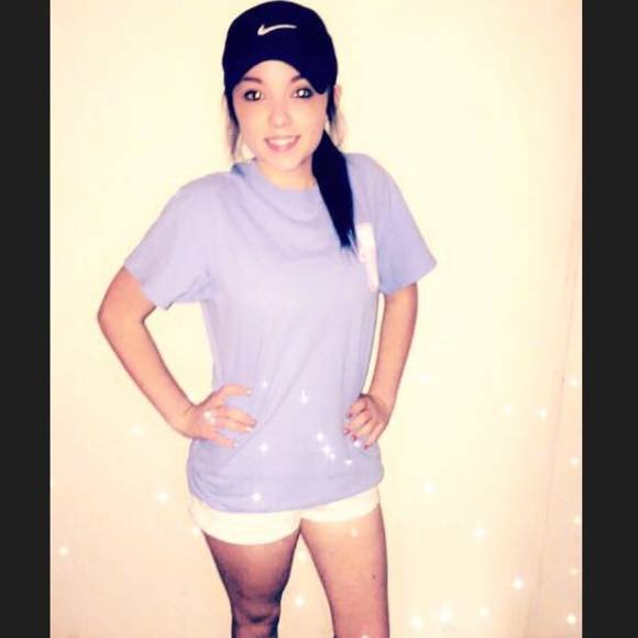 Profile Picture of Haley Howell (@haleyhowell336) on Poshmark