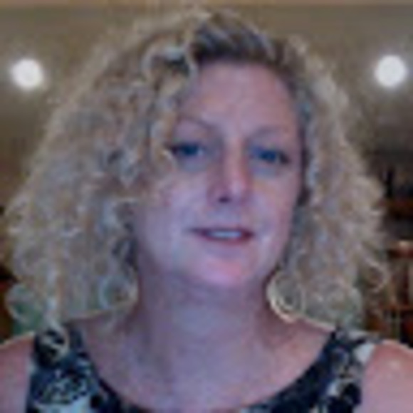 Profile Picture of Carole Jaszewski (@crystaltips007) on Poshmark