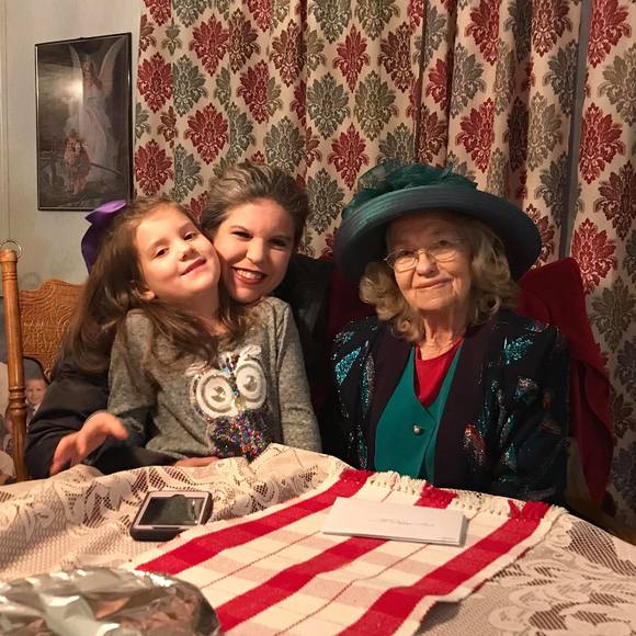 Profile Picture of Lisa Hudson (@lshudson77) on Poshmark