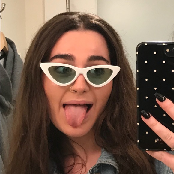 Profile Picture of Sadie Groberg (@sadiegroberg) on Poshmark