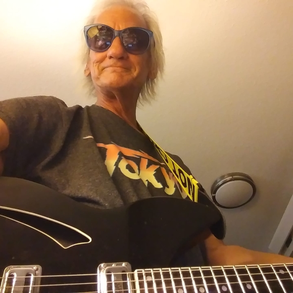 Profile Picture of Gerald Majchrzak (@majchrgg) on Poshmark