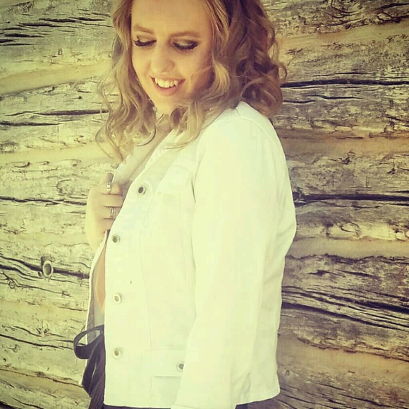 Profile Picture of Tressa Benkosky (@misstressalane) on Poshmark