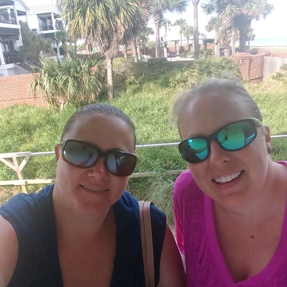 Profile Picture of Shannon Boldt (@snc76420) on Poshmark