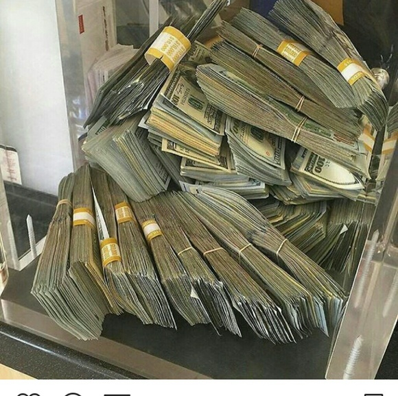 Profile Picture of Sowell Leonis (@leehussle) on Poshmark