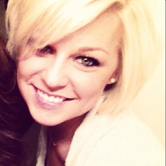 Profile Picture of Daniela Goeman (@danielamae) on Poshmark