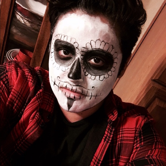 Profile Picture of Alexander Gorena-rè (@alexander69) on Poshmark