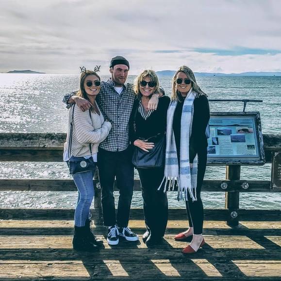 Westleigh Emord - Poshmark Profile Picture of Westleigh Emord (@wemord) on Poshmark