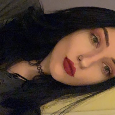 Profile Picture of 𝕭𝖊𝖆𝖘𝖙 (@BaileyJayneWebb) on Twitter