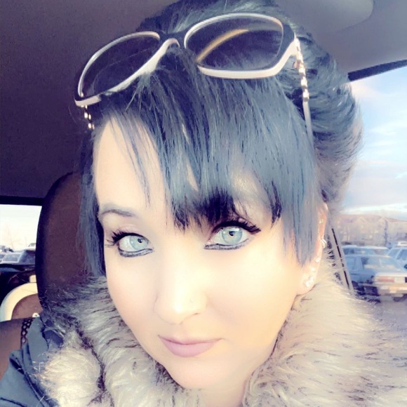 Ashley Gemar - Poshmark Profile Picture of Ashley Gemar (@a_gemar) on Poshmark