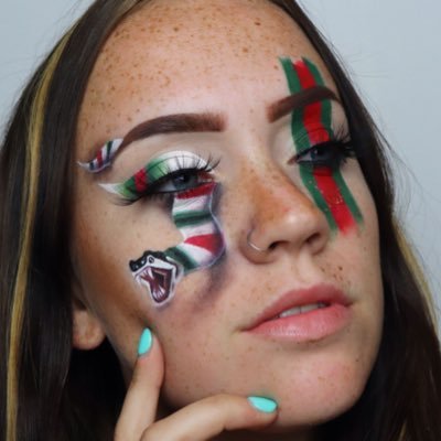 Profile Picture of Hayley Ray (@hunnyhaymua) on Twitter