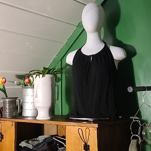 Profile Picture of Angela Markie (@angelamarkie) on Poshmark