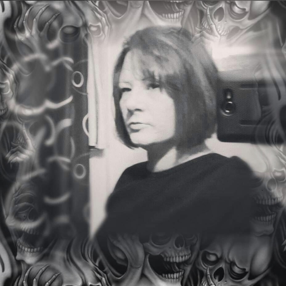 Profile Picture of Stacie Leigh (@jean1126) on Poshmark