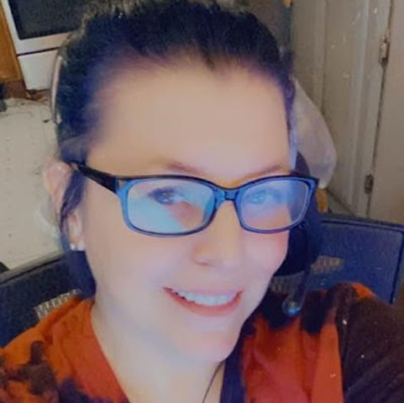 Profile Picture of Lorie Kaczmarek (@klorie1971) on Poshmark