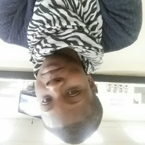 Profile Picture of Tiana Barrett (@tiki_marie) on Poshmark