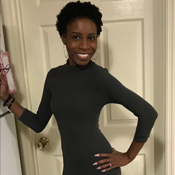 Profile Picture of Angela Alexander (@angela5686) on Poshmark