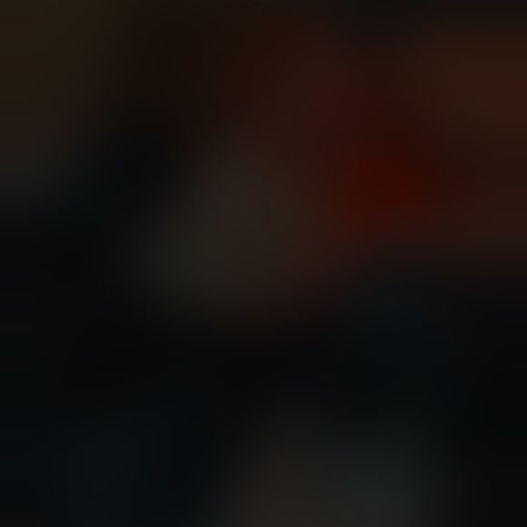 Profile Picture of Michelle Huzarsky (@michellehuzzy) on Poshmark