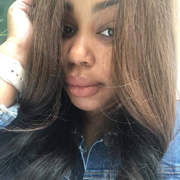 Profile Picture of Yasmeen Conrod (@yasmeencd) on Poshmark