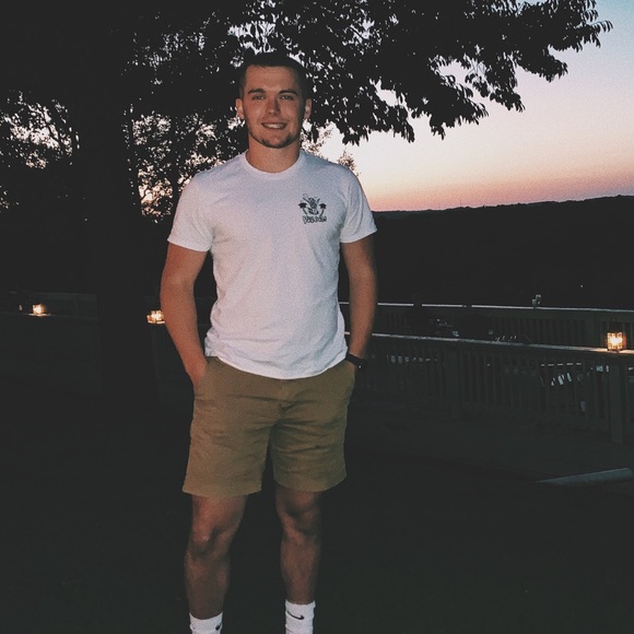 Profile Picture of Ian Edwards (@ian_edwards) on Poshmark