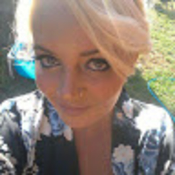 Profile Picture of Michaela Mathieson (@michaelamathies) on Poshmark