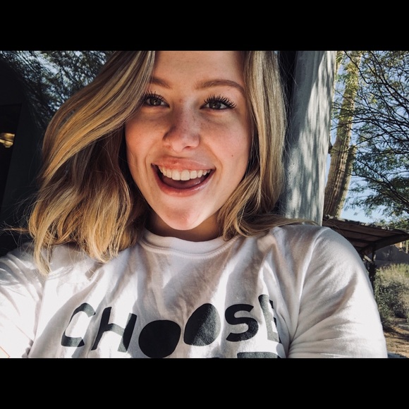 Profile Picture of Kyra Schachenman (@kyraschch) on Poshmark