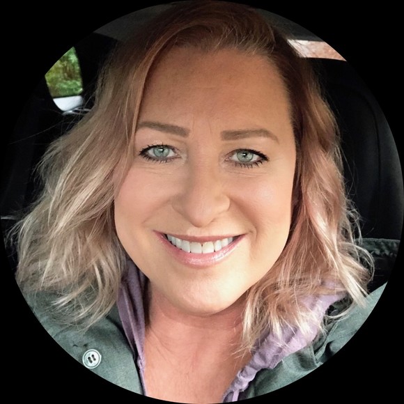 Profile Picture of Lori Skrobiak-bales (@loribales50) on Poshmark
