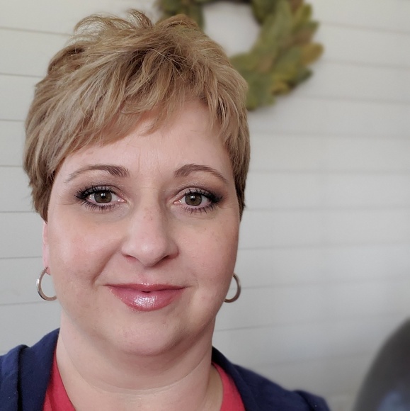 Profile Picture of Joan Freestone (@mj3031) on Poshmark