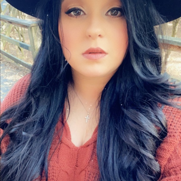 Profile Picture of Katie Mcfadin (@katiemcfadin) on Poshmark