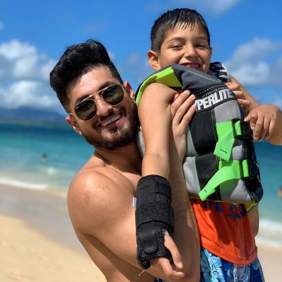 Profile Picture of Kevin Marroquin (@kevmarro) on Poshmark