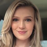 Profile Picture of Caroline Lee White (@shopcaroline_closet) on Instagram