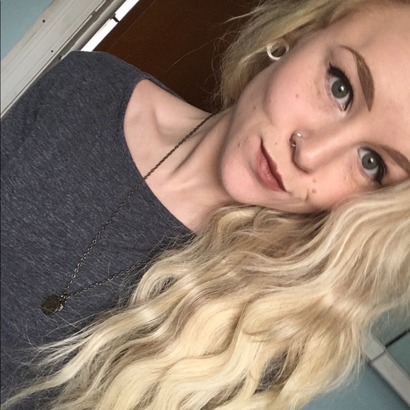 Profile Picture of Calie Albitz (@calbz) on Poshmark